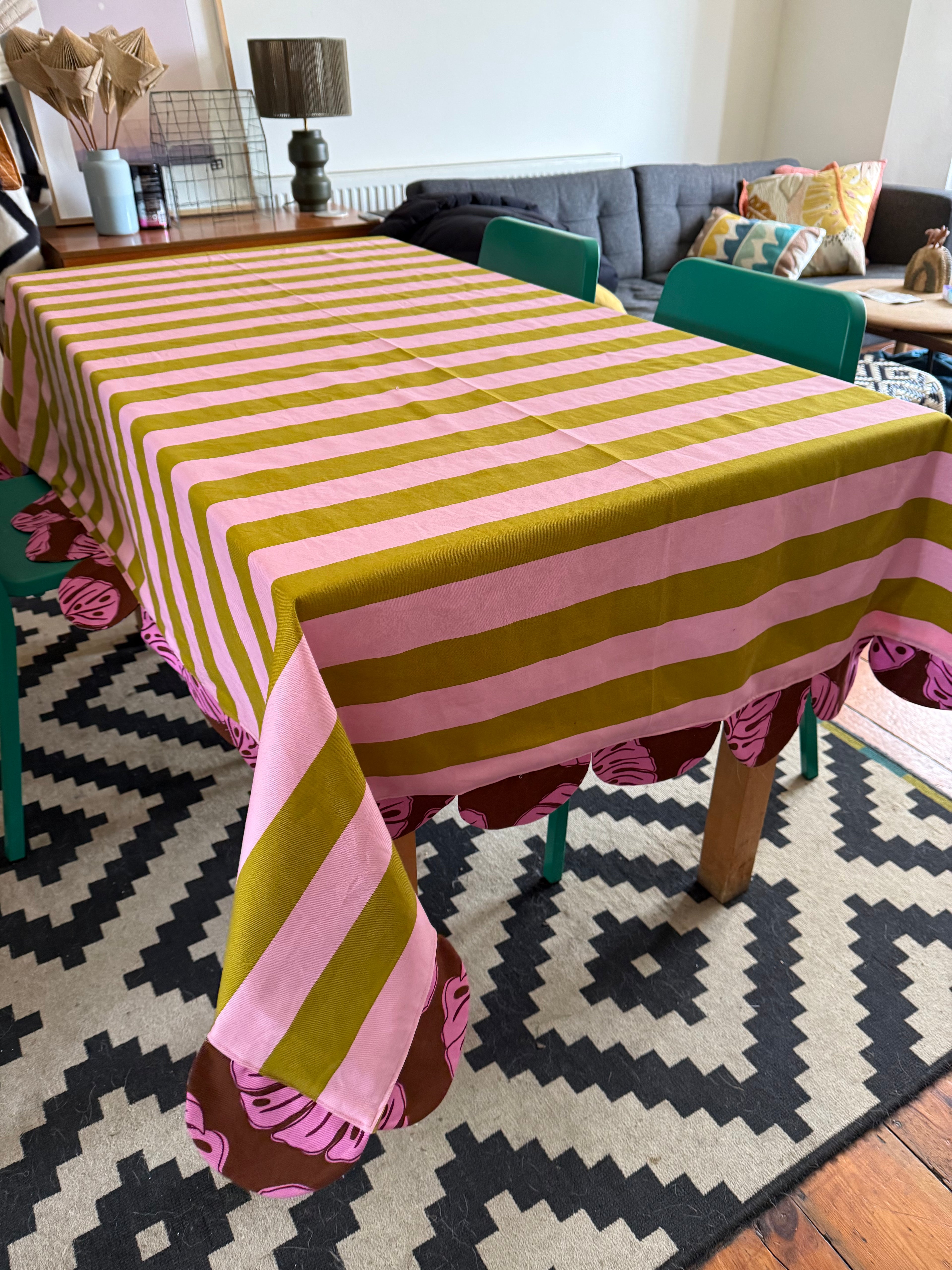 The Reversible Scallop Tablecloth